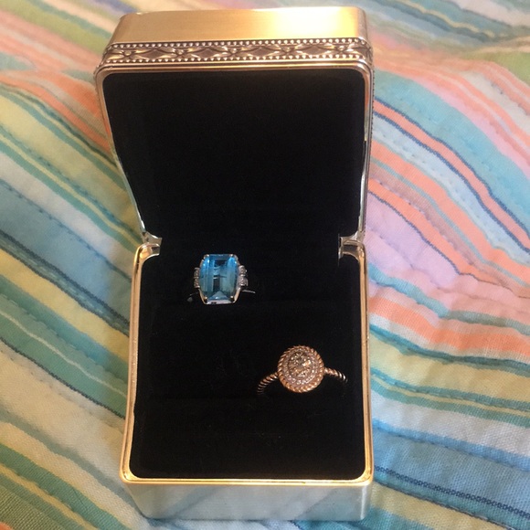 Silver tone ring box. - Picture 3 of 7